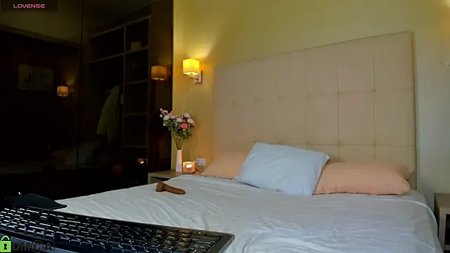 Snapshot of Valerie_Woods chatting on 02/27/26, 01:16 Valerie Woods online show from 02/27/26, 01:16