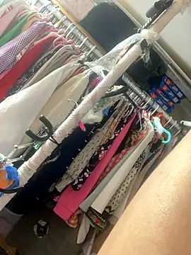 gurlnips online show from 11/25/25, 10:48