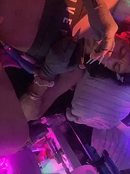 gurlnips online show from 12/01/25, 03:50