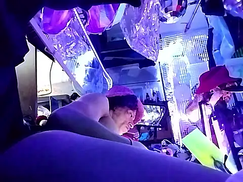 gurlnips online show from 04/09/26, 07:08