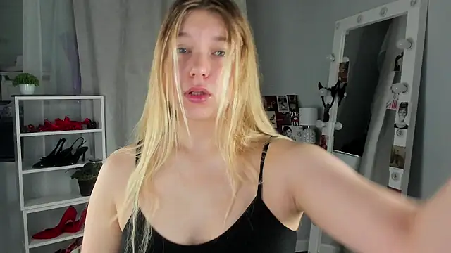 Rebecca Kelly online show from 09/24/25, 02:04