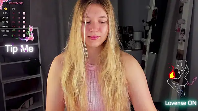 Rebecca Kelly online show from 09/27/25, 01:43