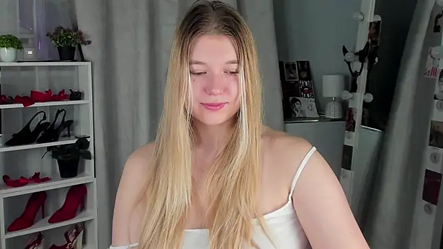 Rebecca Kelly online show from 10/18/25, 02:14