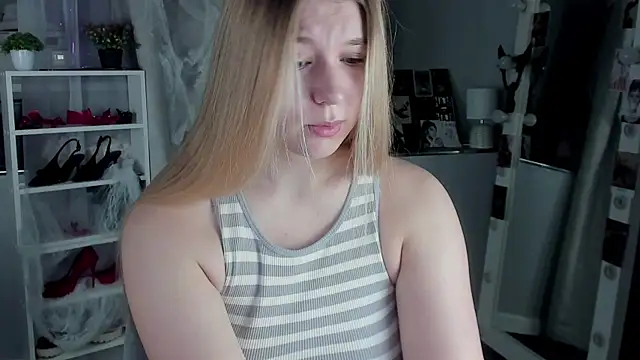 Rebecca Kelly online show from 10/24/25, 01:57