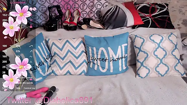 sara love89 online show from 02/17/25, 06:59