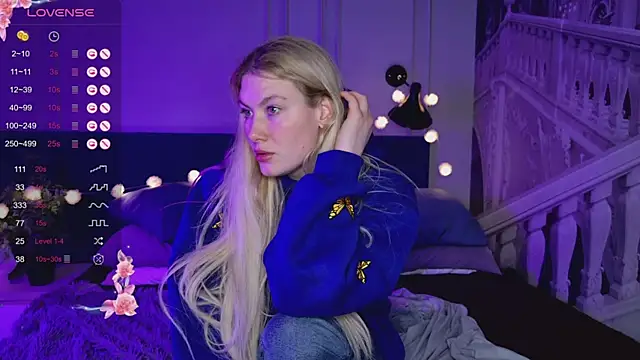 Snapshot of Liv_Fay chatting on 03/01/25, 06:00 Liv Fay online show from 03/01/25, 06:00