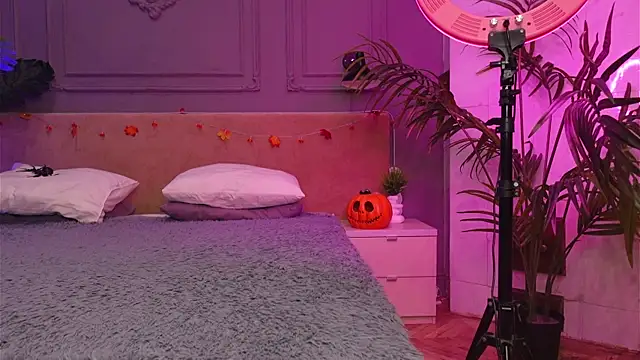 Snapshot of Liv_Fay chatting on 10/21/25, 03:46 Liv Fay online show from 10/21/25, 03:46