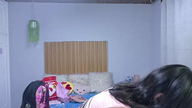 Snapshot of sailor_moon07 chatting on 09/27/25, 04:28 sailor moon07 online show from 09/27/25, 04:28