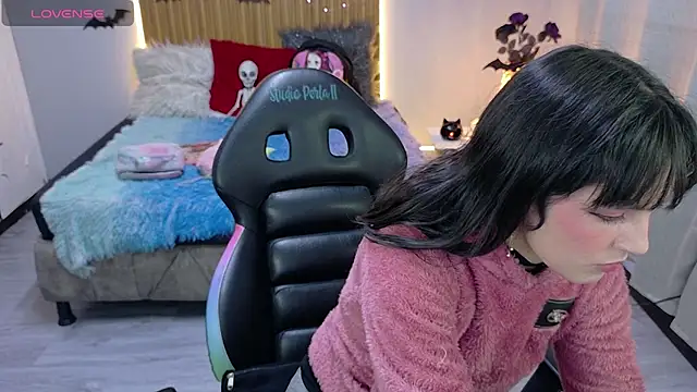 Snapshot of sailor_moon07 chatting on 10/10/25, 05:06 sailor moon07 online show from 10/10/25, 05:06