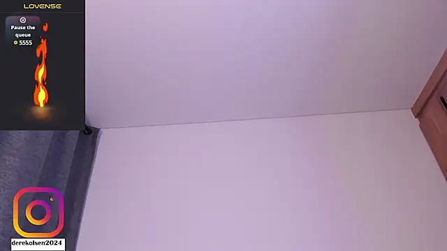 Snapshot of DerekOlsen chatting on 03/12/25, 05:24 DerekOlsen online show from 03/12/25, 05:24