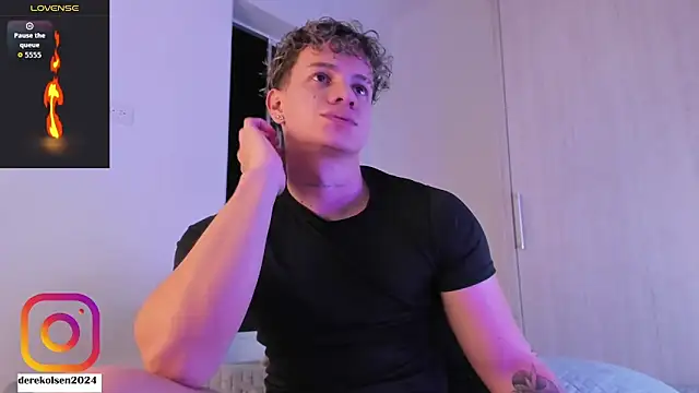 Snapshot of DerekOlsen chatting on 09/18/25, 02:57 DerekOlsen online show from 09/18/25, 02:57