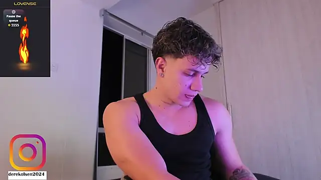 Snapshot of DerekOlsen chatting on 09/26/25, 02:48 DerekOlsen online show from 09/26/25, 02:48