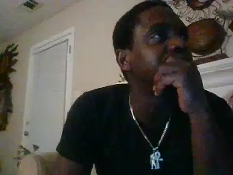 Snapshot of Hugedick0071 chatting on 12/11/24, 04:18 Hugedick0071 online show from 12/11/24, 04:18