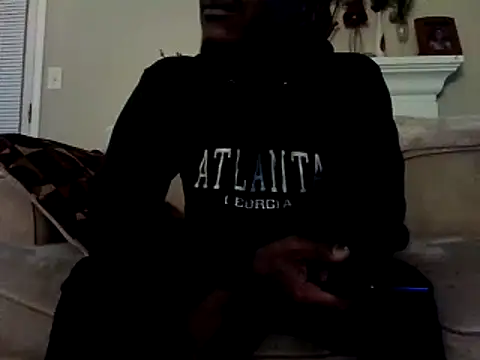 Snapshot of Hugedick0071 chatting on 12/21/24, 12:31 Hugedick0071 online show from 12/21/24, 12:31