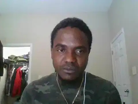 Snapshot of Hugedick0071 chatting on 01/10/25, 04:09 Hugedick0071 online show from 01/10/25, 04:09