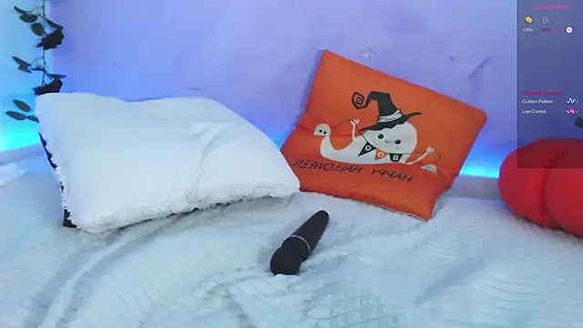 Snapshot of Scarlettsrorm chatting on 10/12/25, 05:39 Scarlettsrorm online show from 10/12/25, 05:39