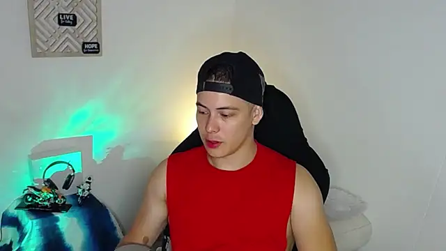 Snapshot of Alan_hadid1 chatting on 01/15/25, 08:58 Alan hadid1 online show from 01/15/25, 08:58