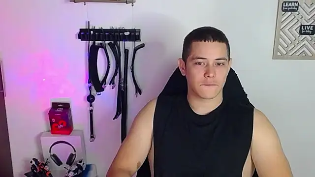 Snapshot of Alan_hadid1 chatting on 01/29/25, 07:32 Alan hadid1 online show from 01/29/25, 07:32