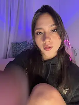 Tsuki-moon online show from 06/02/26, 10:17
