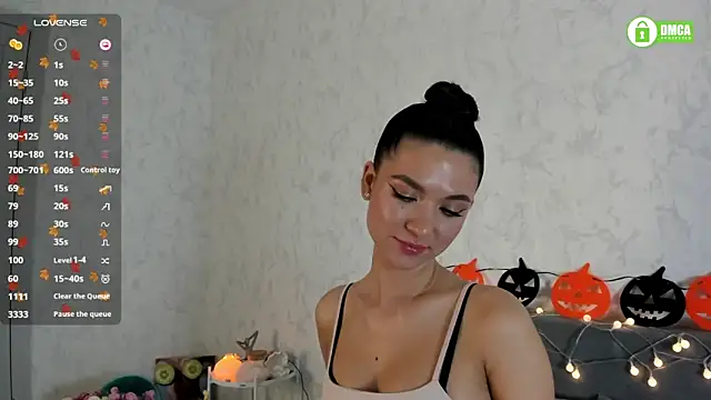 Snapshot of pretty_yong_cat chatting on 10/29/25, 03:14 pretty yong cat online show from 10/29/25, 03:14