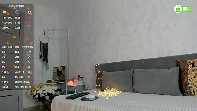 Snapshot of pretty_yong_cat chatting on 11/24/25, 02:17 pretty yong cat online show from 11/24/25, 02:17