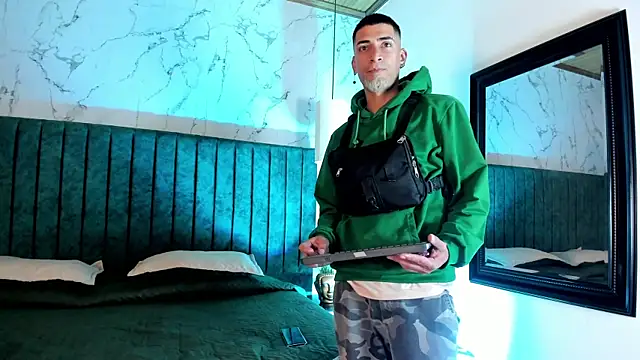 DrakeNeumann online show from 09/20/25, 04:02