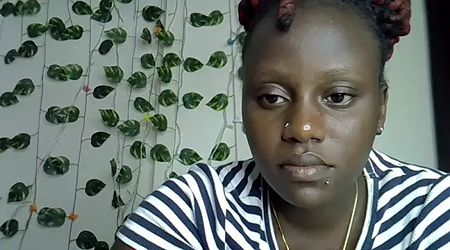 sexybree  online show from 02/05/25, 06:48