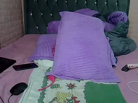 sexybree  online show from 10/27/25, 10:47