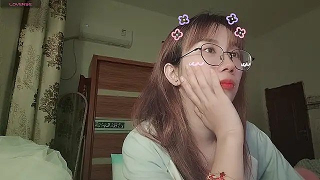 Lili 666 online show from 05/19/26, 04:13