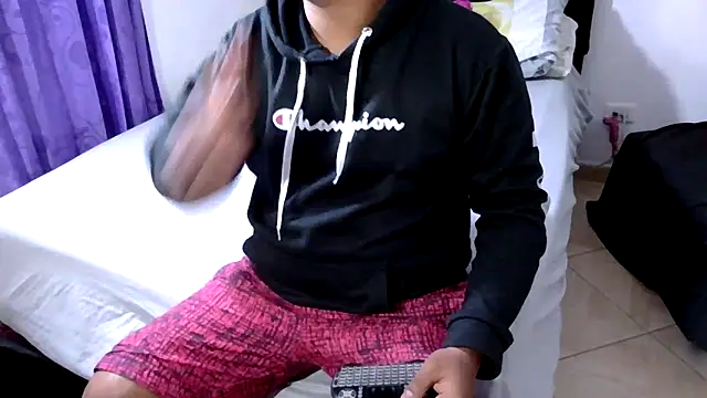 Snapshot of Boycuriousxxx chatting on 02/26/26, 03:00 Boycuriousxxx online show from 02/26/26, 03:00