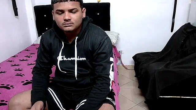 Snapshot of Boycuriousxxx chatting on 03/03/26, 10:43 Boycuriousxxx online show from 03/03/26, 10:43