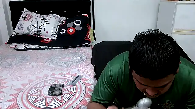 Snapshot of Boycuriousxxx chatting on 04/03/26, 12:03 Boycuriousxxx online show from 04/03/26, 12:03