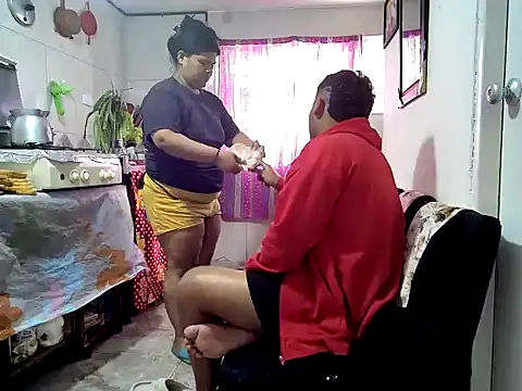 Snapshot of Boycuriousxxx chatting on 04/14/26, 12:11 Boycuriousxxx online show from 04/14/26, 12:11