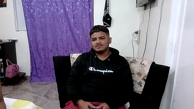 Snapshot of Boycuriousxxx chatting on 04/16/26, 10:16 Boycuriousxxx online show from 04/16/26, 10:16