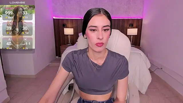 karlaa james online show from 06/17/26, 11:01