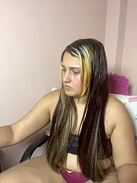 saray gomez22 online show from 12/23/25, 04:32