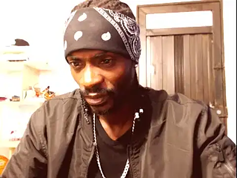 Snapshot of phillip-hot chatting on 02/15/25, 08:54 phillip-hot online show from 02/15/25, 08:54