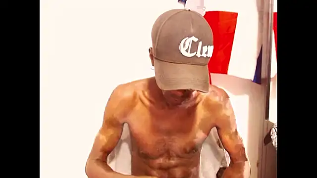 Snapshot of phillip-hot chatting on 09/16/25, 03:46 phillip-hot online show from 09/16/25, 03:46