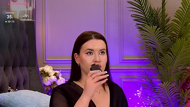 TrishaWinslet online show from 02/10/25, 01:01