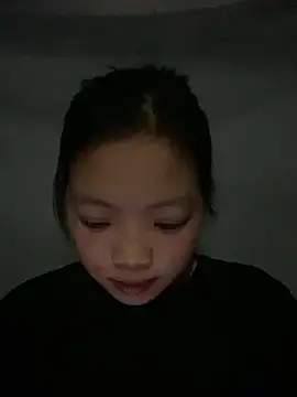 Snapshot of chaomay796xo chatting on 12/19/24, 01:07 chaomay796xo online show from 12/19/24, 01:07