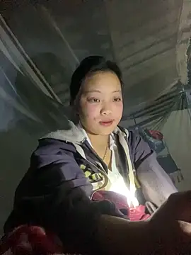 Snapshot of chaomay796xo chatting on 12/22/24, 01:33 chaomay796xo online show from 12/22/24, 01:33