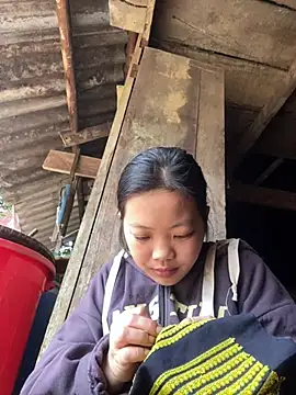 Snapshot of chaomay796xo chatting on 12/26/24, 02:22 chaomay796xo online show from 12/26/24, 02:22