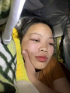 Snapshot of chaomay796xo chatting on 12/28/24, 01:49 chaomay796xo online show from 12/28/24, 01:49