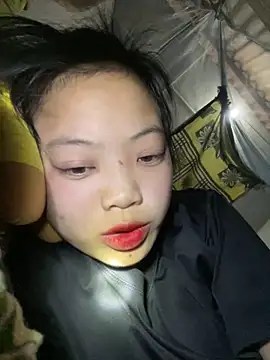 Snapshot of chaomay796xo chatting on 02/15/25, 05:41 chaomay796xo online show from 02/15/25, 05:41