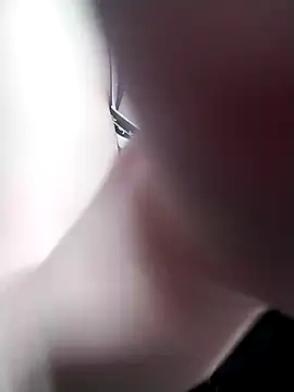 ngoclothingoc9en online show from 03/14/25, 02:53