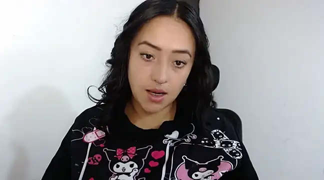 jjulietha95 online show from 02/04/25, 10:00