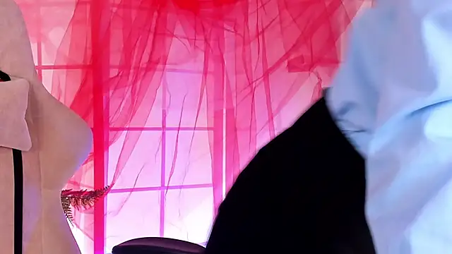 Snapshot of April_o_Nill chatting on 11/22/25, 05:23 April o Nill online show from 11/22/25, 05:23