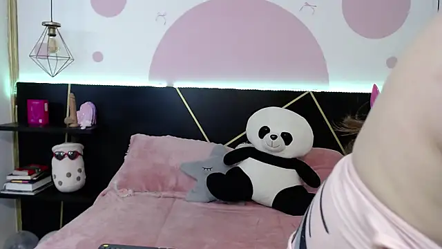 Snapshot of DanniAbbey chatting on 02/20/26, 11:54 DanniAbbey online show from 02/20/26, 11:54