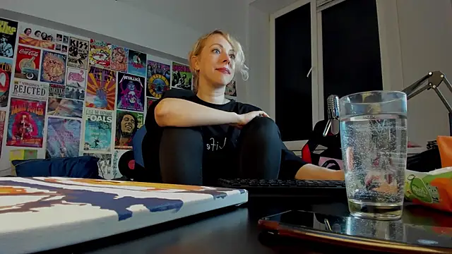 LylithSkye online show from 01/04/25, 02:56