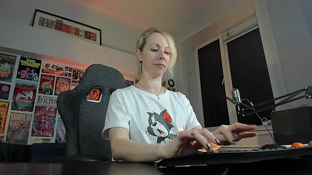 LylithSkye online show from 01/09/25, 12:30